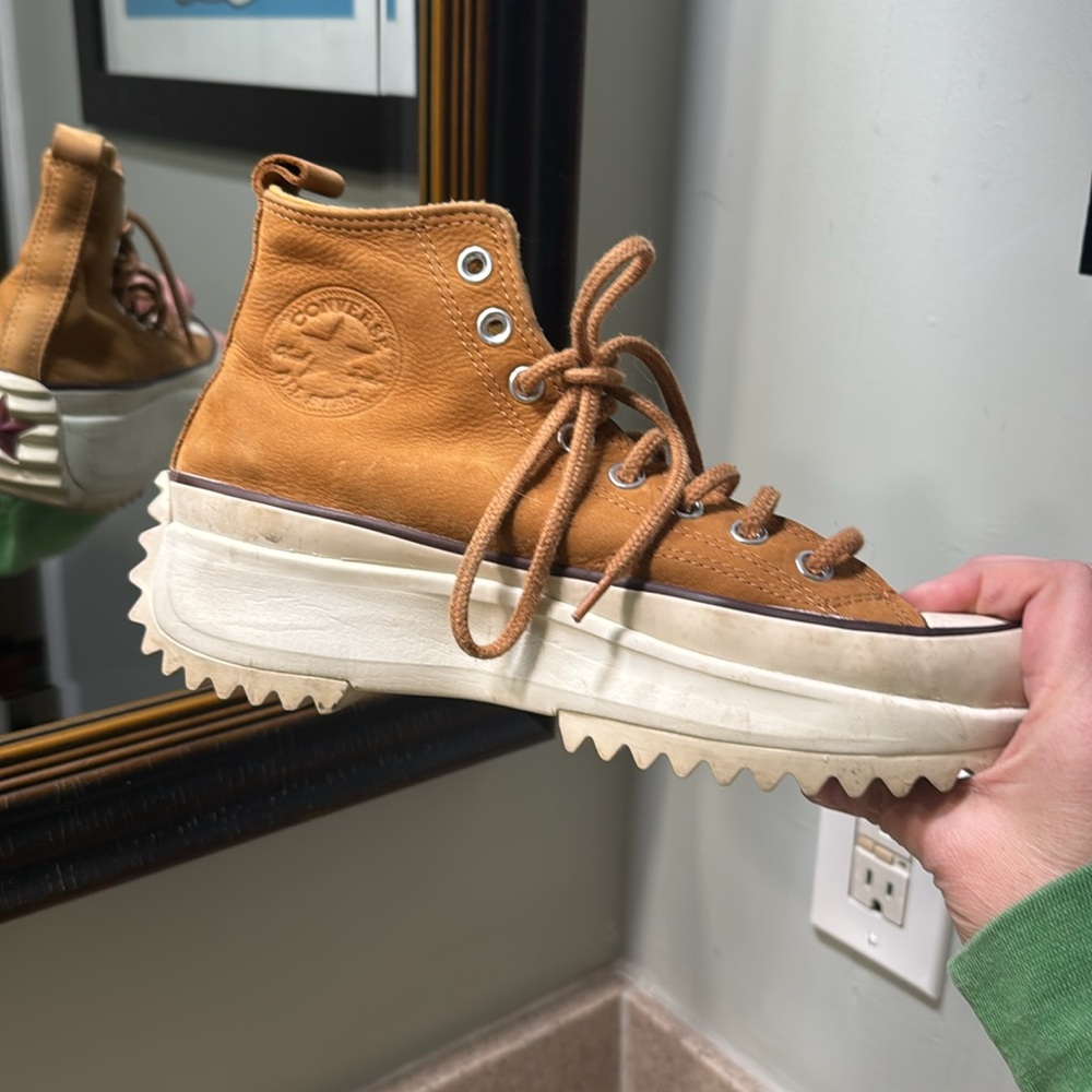 Converse Run Star Hike High
Wheat women’s 10 leather sneakers used